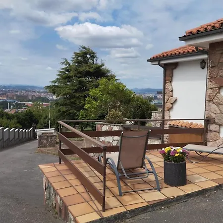 Hébergement de vacances House With Private Garden & Sea Views Near *